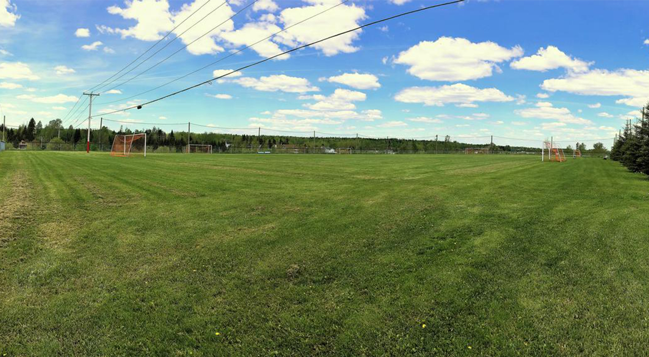 https://cfbarrage.com/wp-content/uploads/2026/04/CFBarrage-Amos-Soccer-Terrain_4_Ancien_site_tir_arc.jpg
